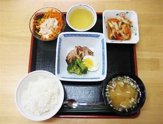 シンシア島田 昼食