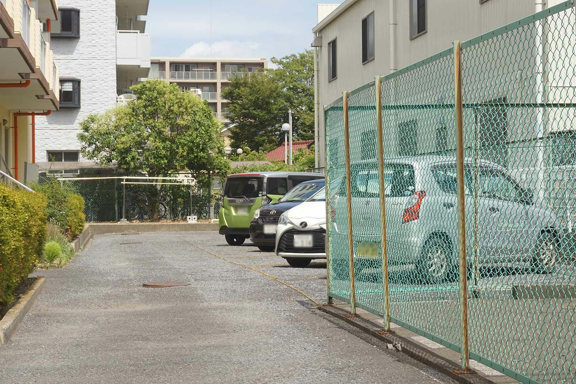 エルダーホーム新松戸弐番館 駐車場