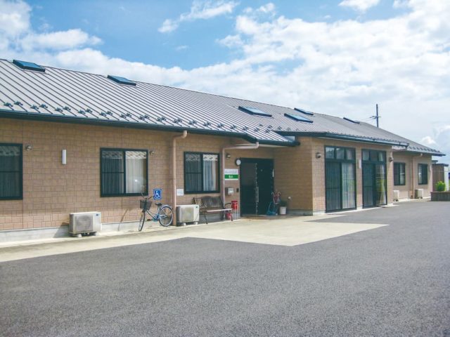 ファミニュー亀山 外観