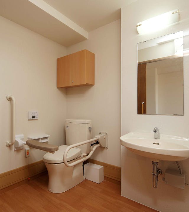 伊丹ケアハートガーデン 居室(トイレ・洗面台)