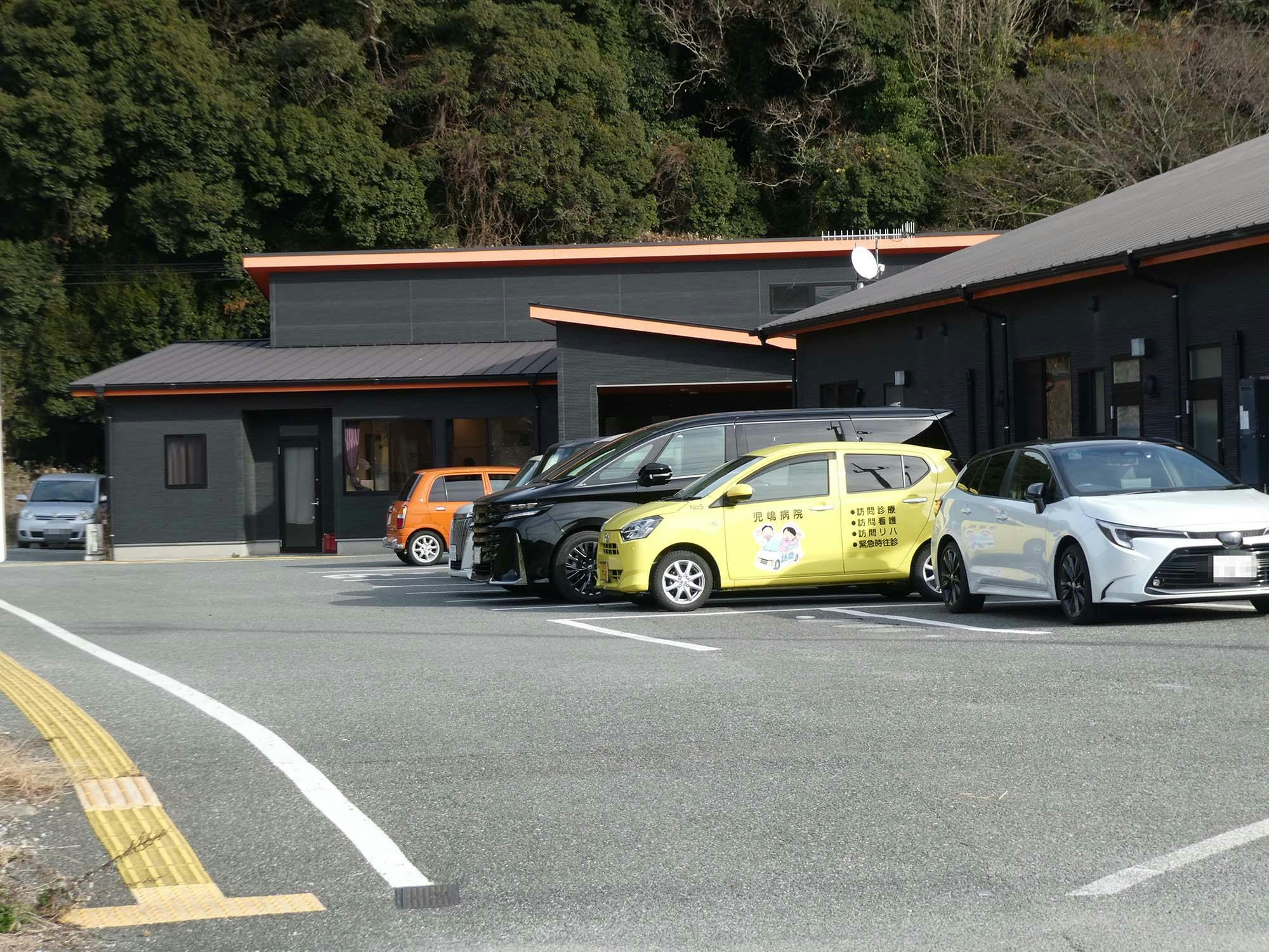ローシャルリビング飯塚 駐車場