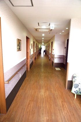 そんぽの家萱島 廊下