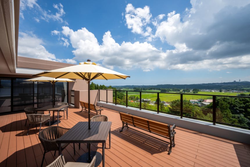 SOMPOケアラヴィーレ泉パークタウン朝日 ウッドデッキテラス