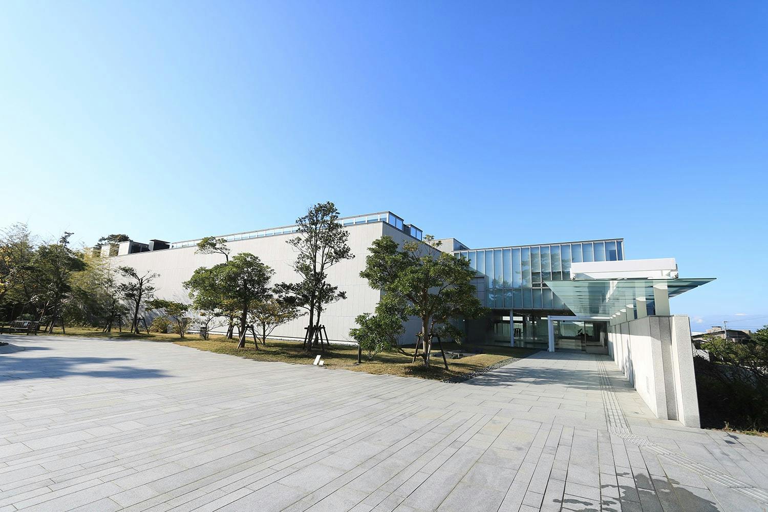 交欒 葉山一色 神奈川県立近代美術館