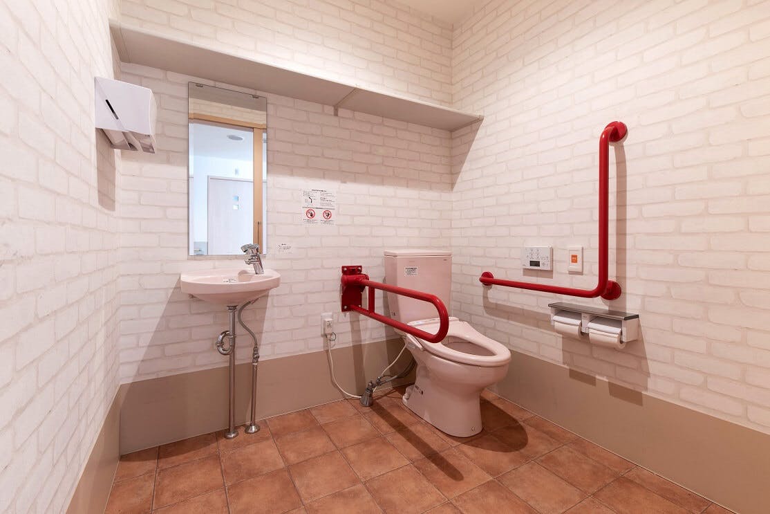 住宅型有料老人ホームサンライズ泉公園 共用トイレ