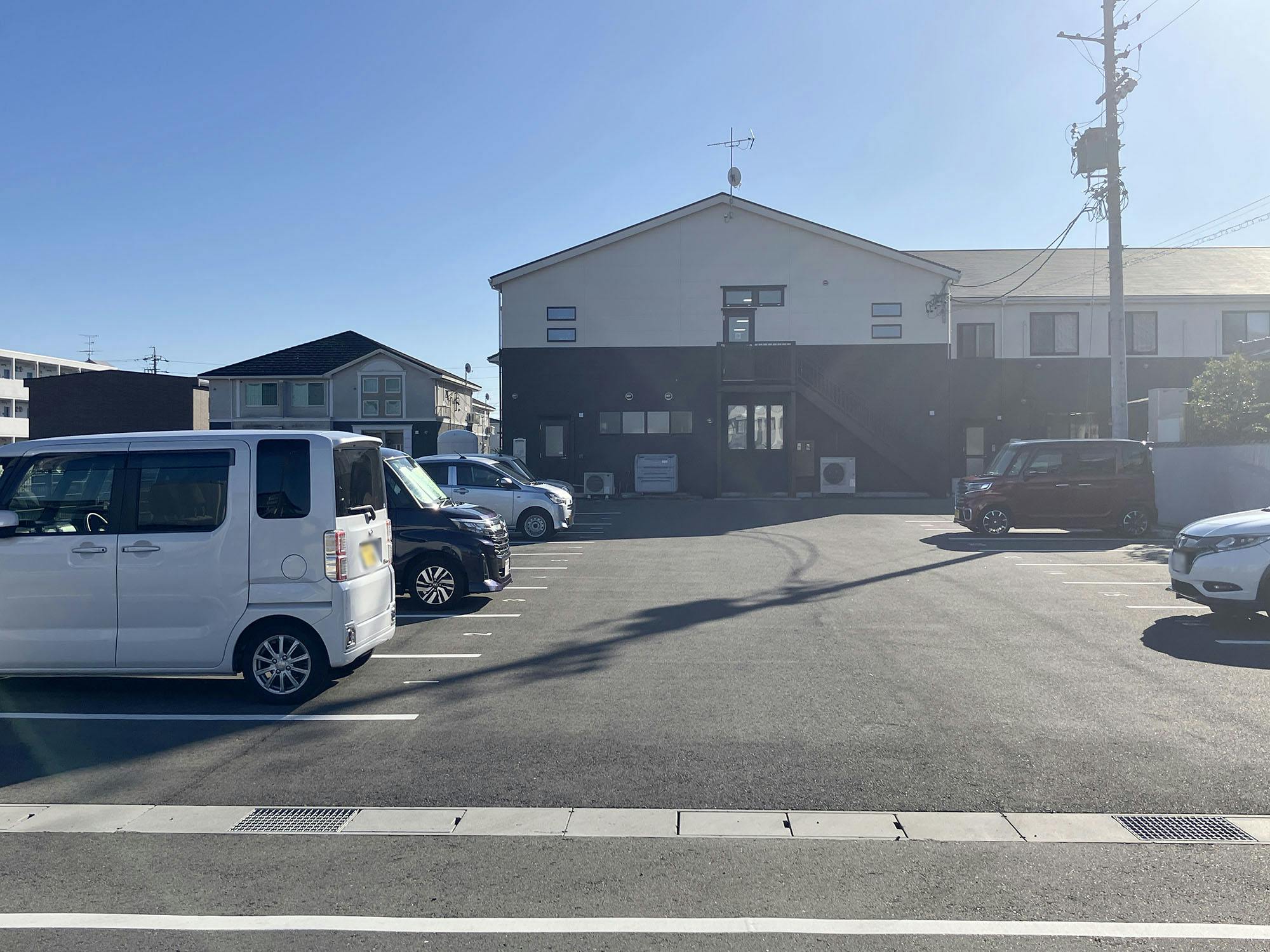 アンジェス岐阜南鶉 駐車場