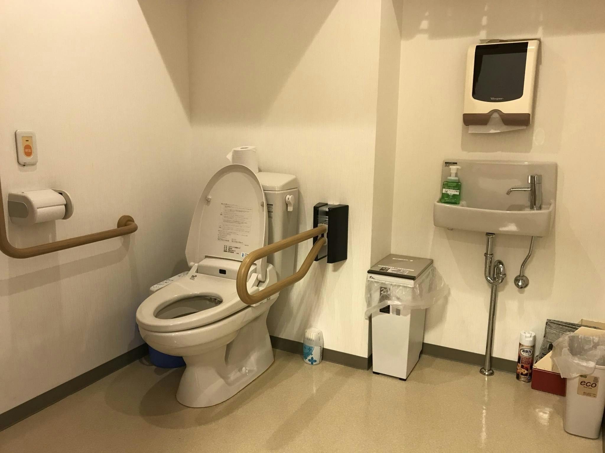 ナーシングホームレラ トイレ