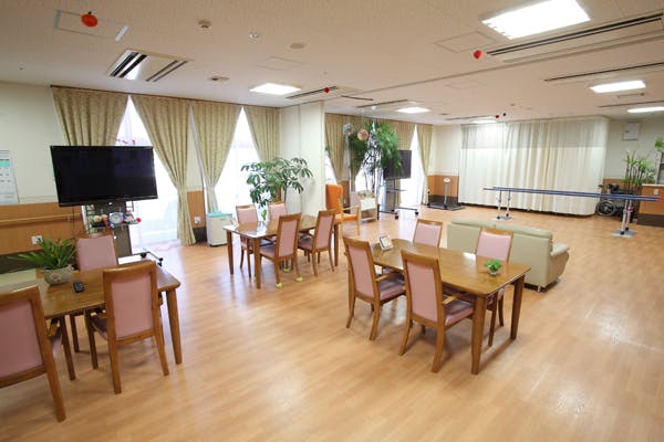介護付有料老人ホーム フォーリーフ嶋 食堂談話コーナー・機能訓練室