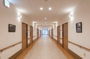 介護付有料老人ホームパレス三萩野 廊下