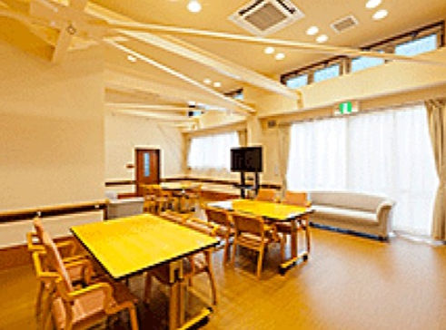 寿寿ソーラス 食堂