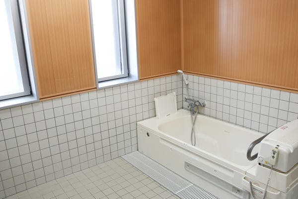 サービス付き高齢者向け住宅 八重の里 浴室