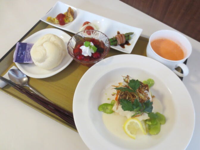 SOMPOケアラヴィーレ高座渋谷 母の日のランチ
