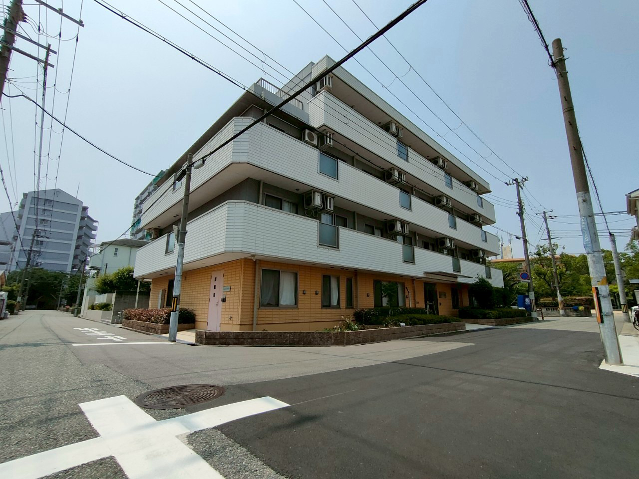 サービス付き高齢者向け住宅ラウレート名神町 外観