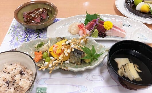グランクレール藤が丘シニアレジデンス 開業16周年記念の料理