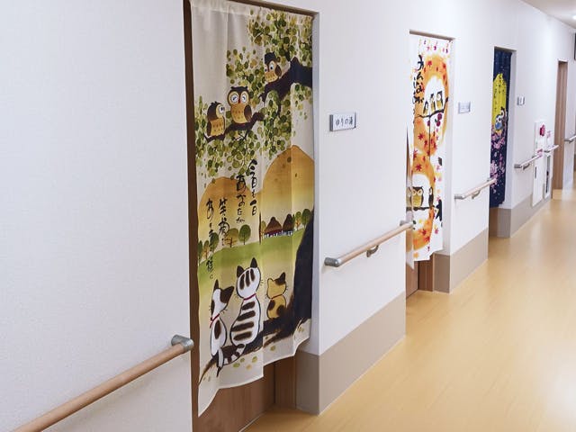 すみれ恩智縁 廊下