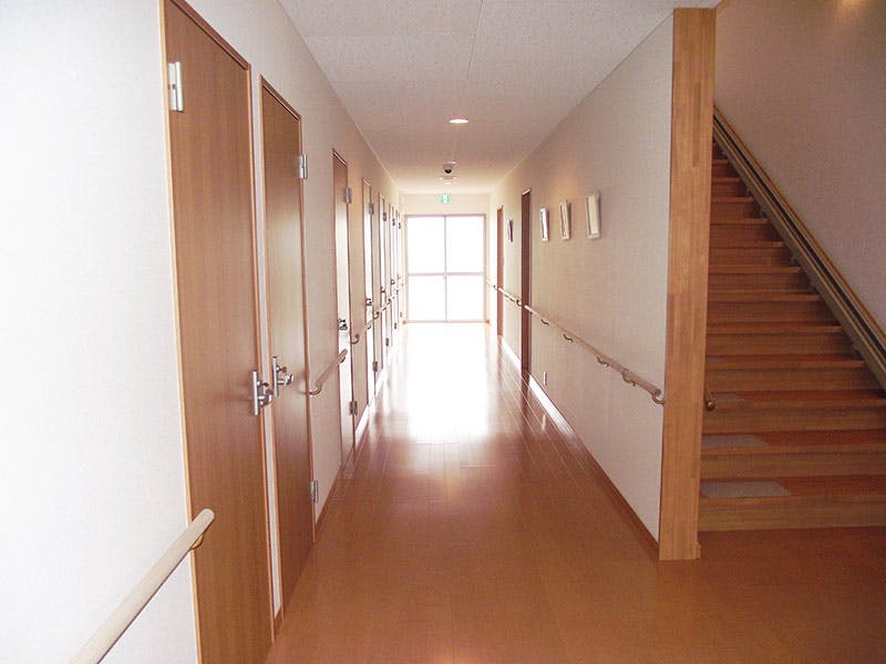 セントビラ八街 廊下