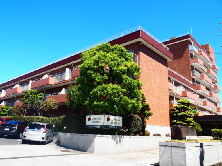 介護付有料老人ホーム そんぽの家 羽村 外観