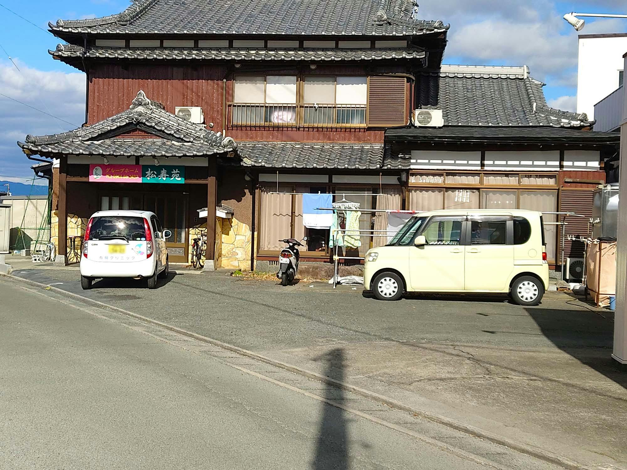 グループホーム松寿苑 駐車場