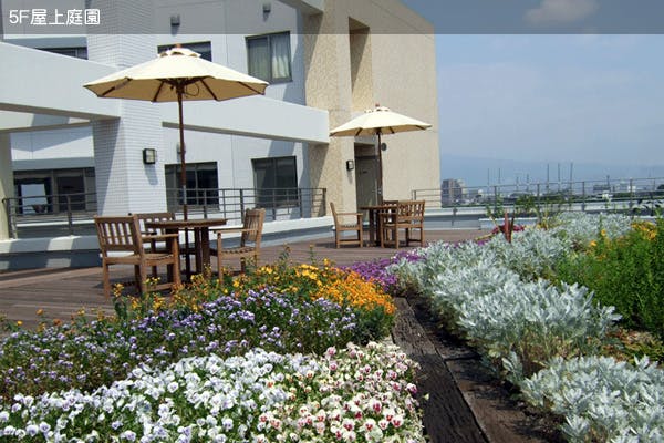有料老人ホームくましろ・いづみ館 屋上庭園