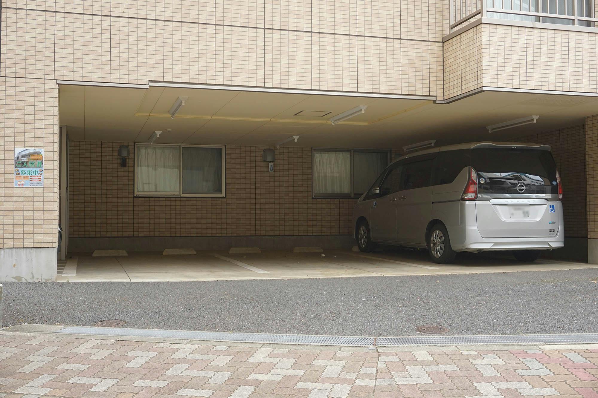 アイホーム市川まつひ台 駐車場