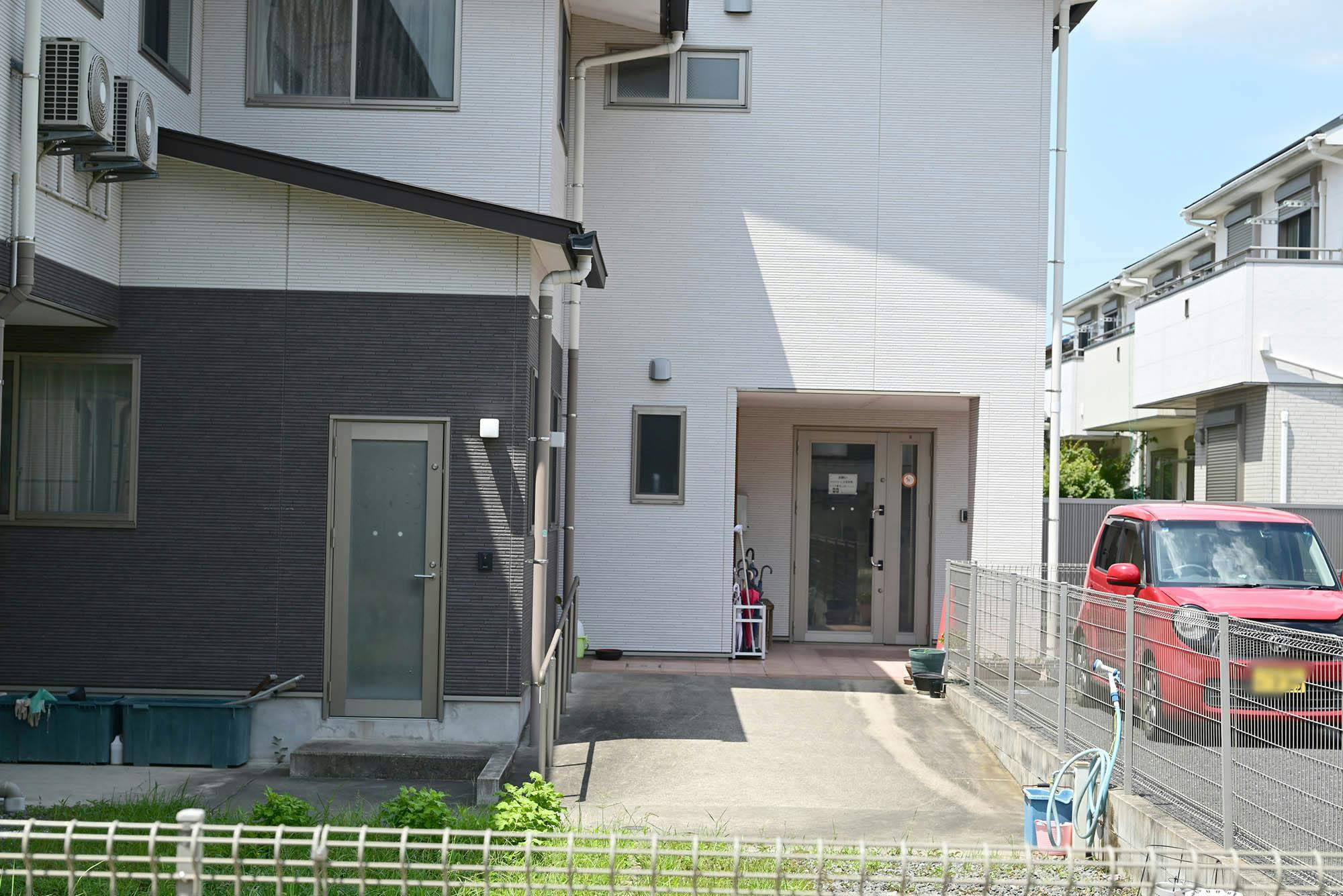 グループホームあじさいふじまつ 入口