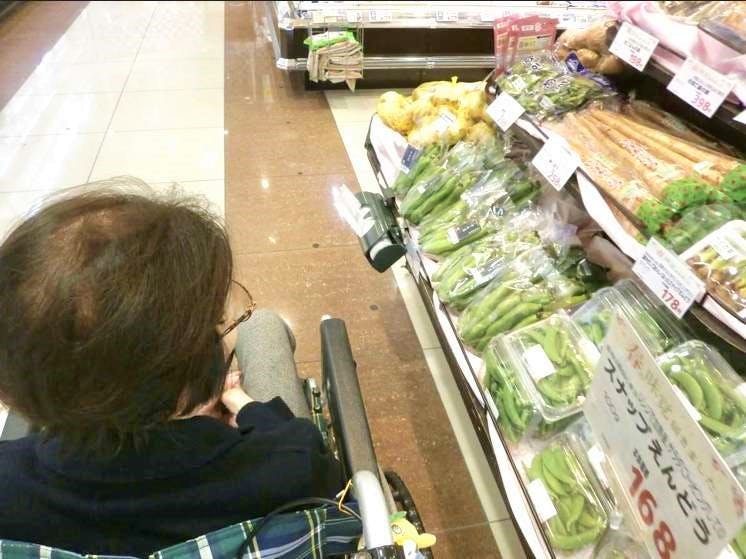 グループホームみんなの家・中野鷺宮 買い物レク