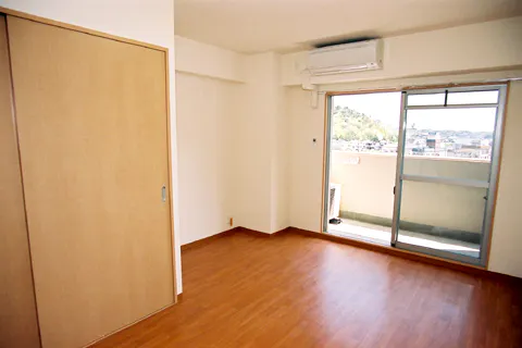プレシャス川西 居室