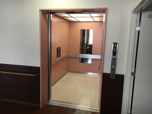 ケアシス野々市 寝台用エレベーター