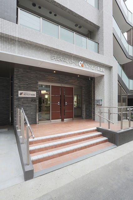 アルファリビング高松駅前 玄関