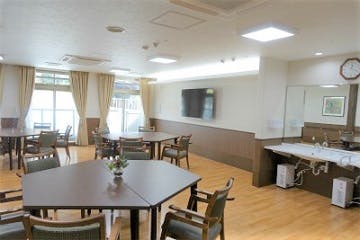 ロイヤルホーム柴原駅前 食堂