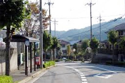 レガロアコンフォート川西けやき坂 けやき坂二丁目バス停