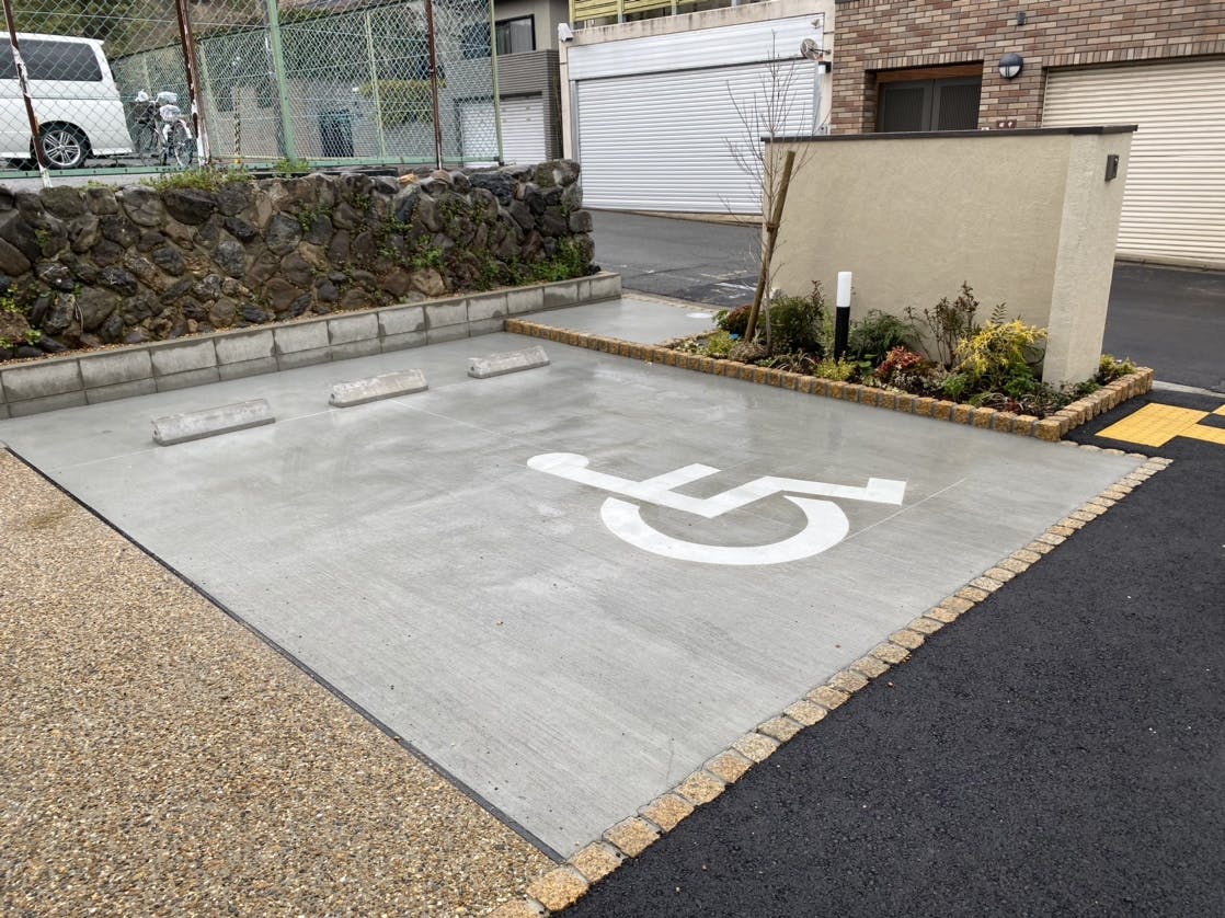 そうごうケアホーム衣笠 駐車場