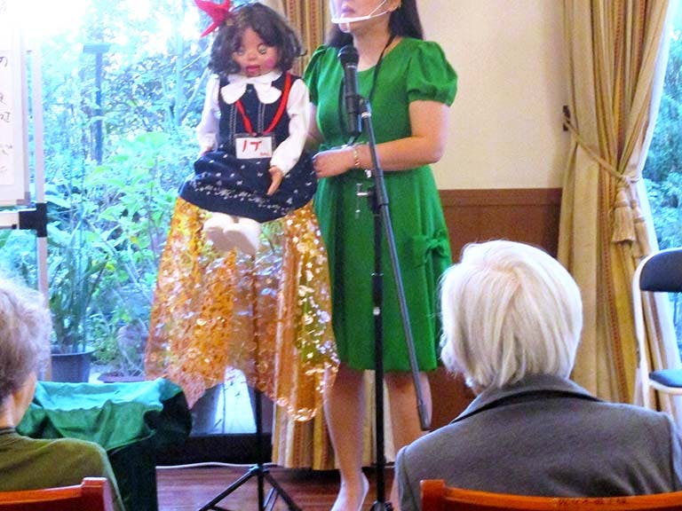 アライブ浜田山 腹話術のショー
