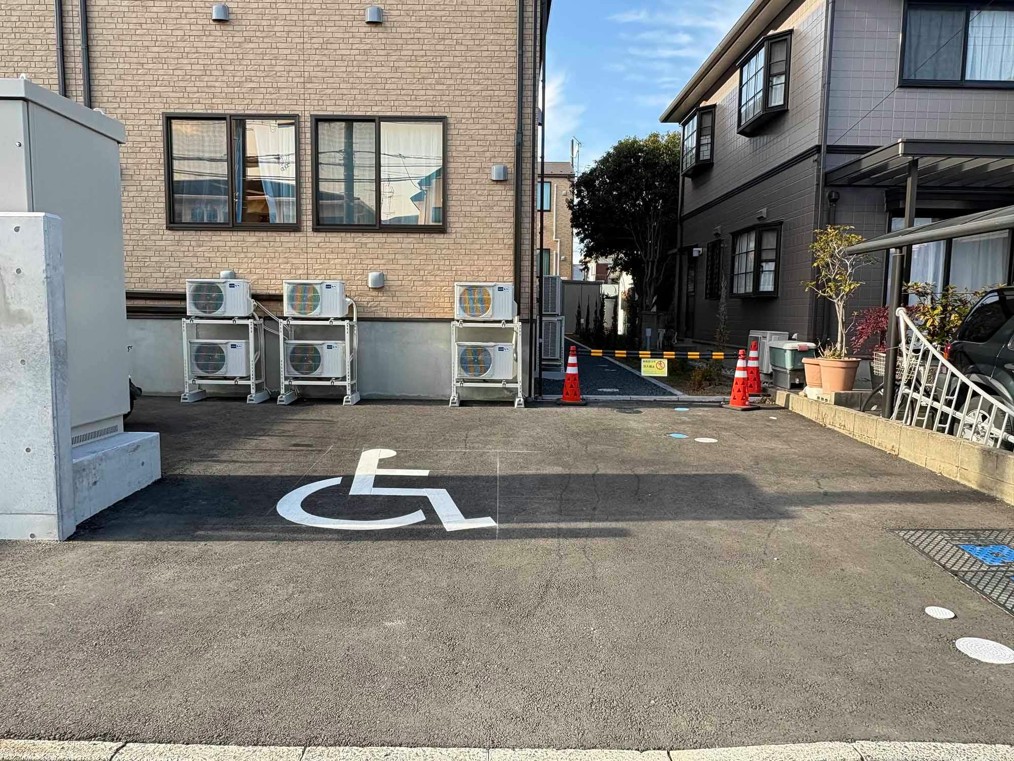 有料老人ホームはなあかり 駐車場