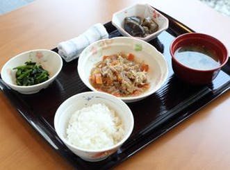 フォセット八潮駅前 食事