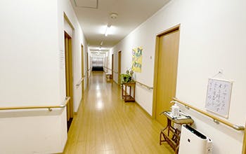 サービス付き高齢者向け住宅コムズハウス佐和 廊下