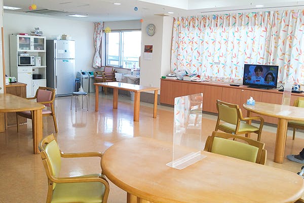 株式会社はなみずき 介護付有料老人ホーム スーパーびゅー蓮花寺 食堂談話室