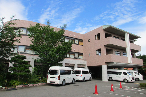 介護老人保健施設都筑ハートフルステーション 外観