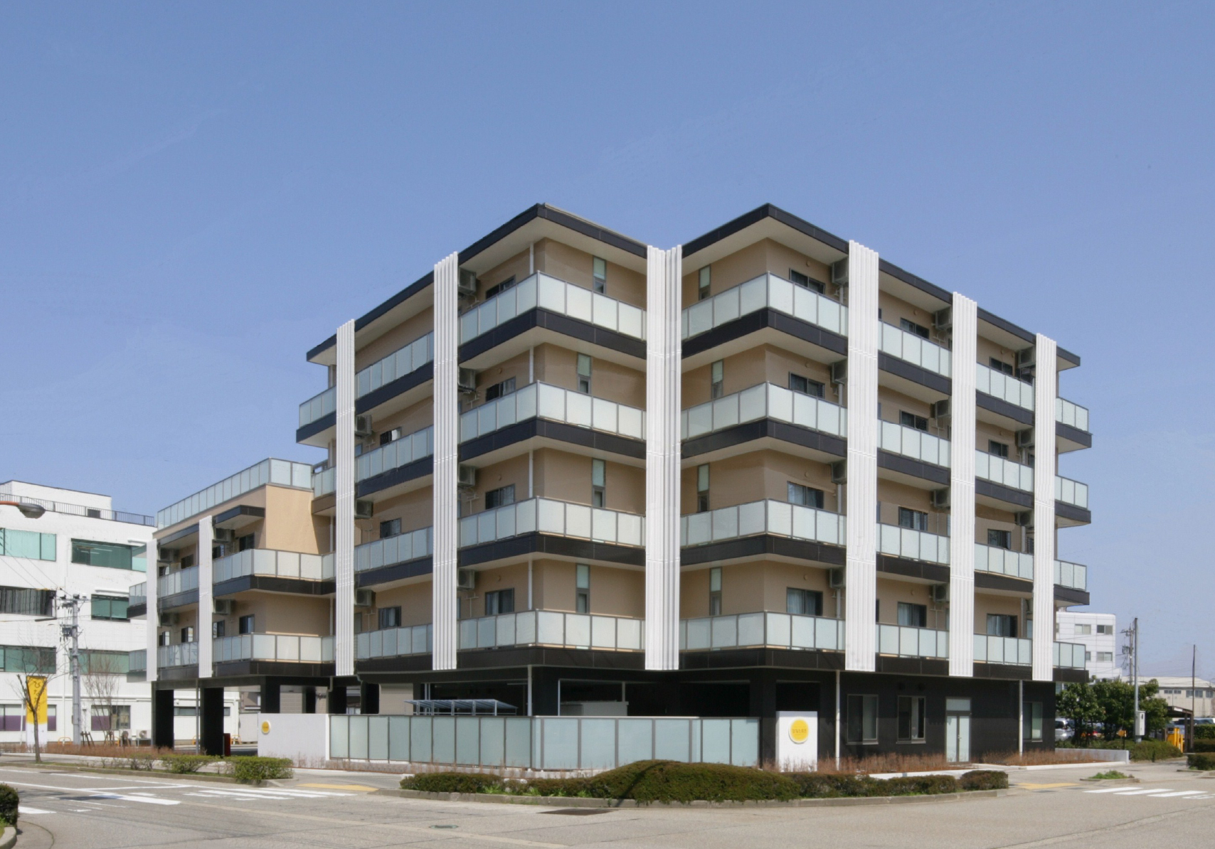 ひなた駅西 外観