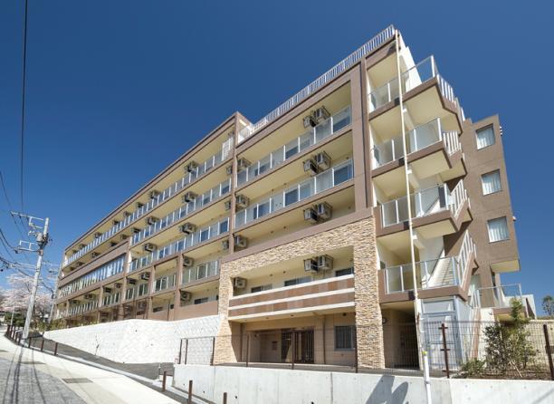 ＳＯＭＰＯケア ラヴィーレ衣笠山公園 外観