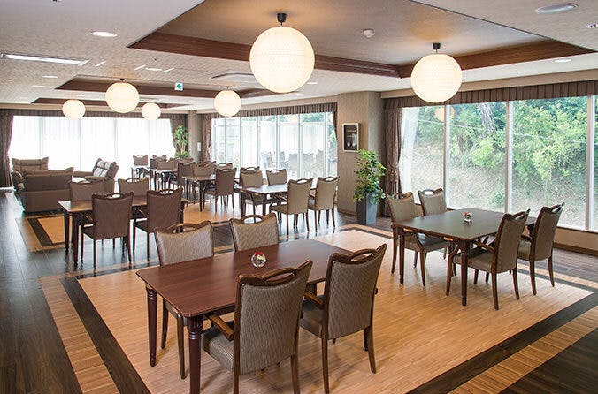 ＳＯＭＰＯケア ラヴィーレ王禅寺 食堂