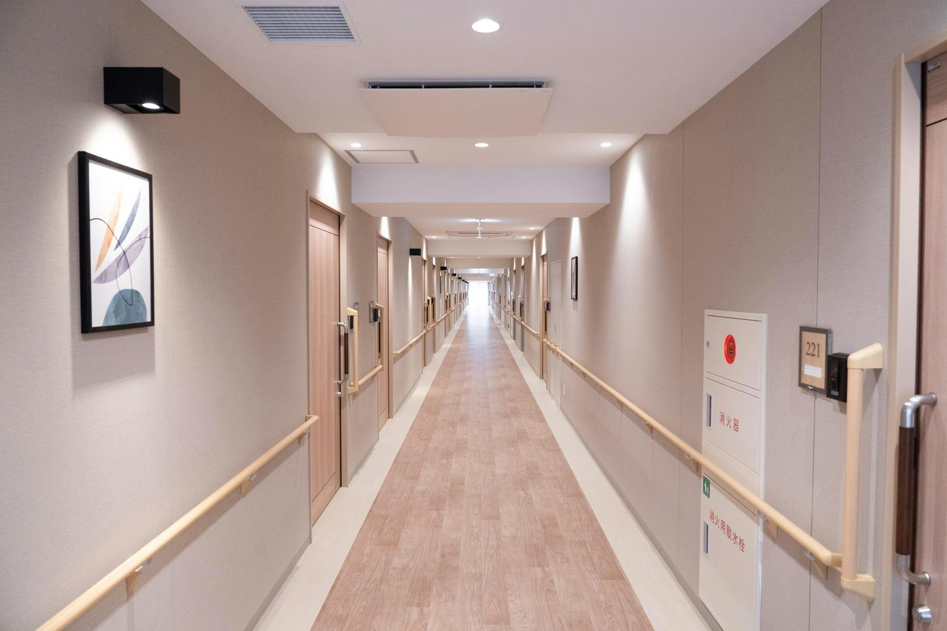 SOMPOケア ラヴィーレレジデンス鎌倉大船 2F廊下