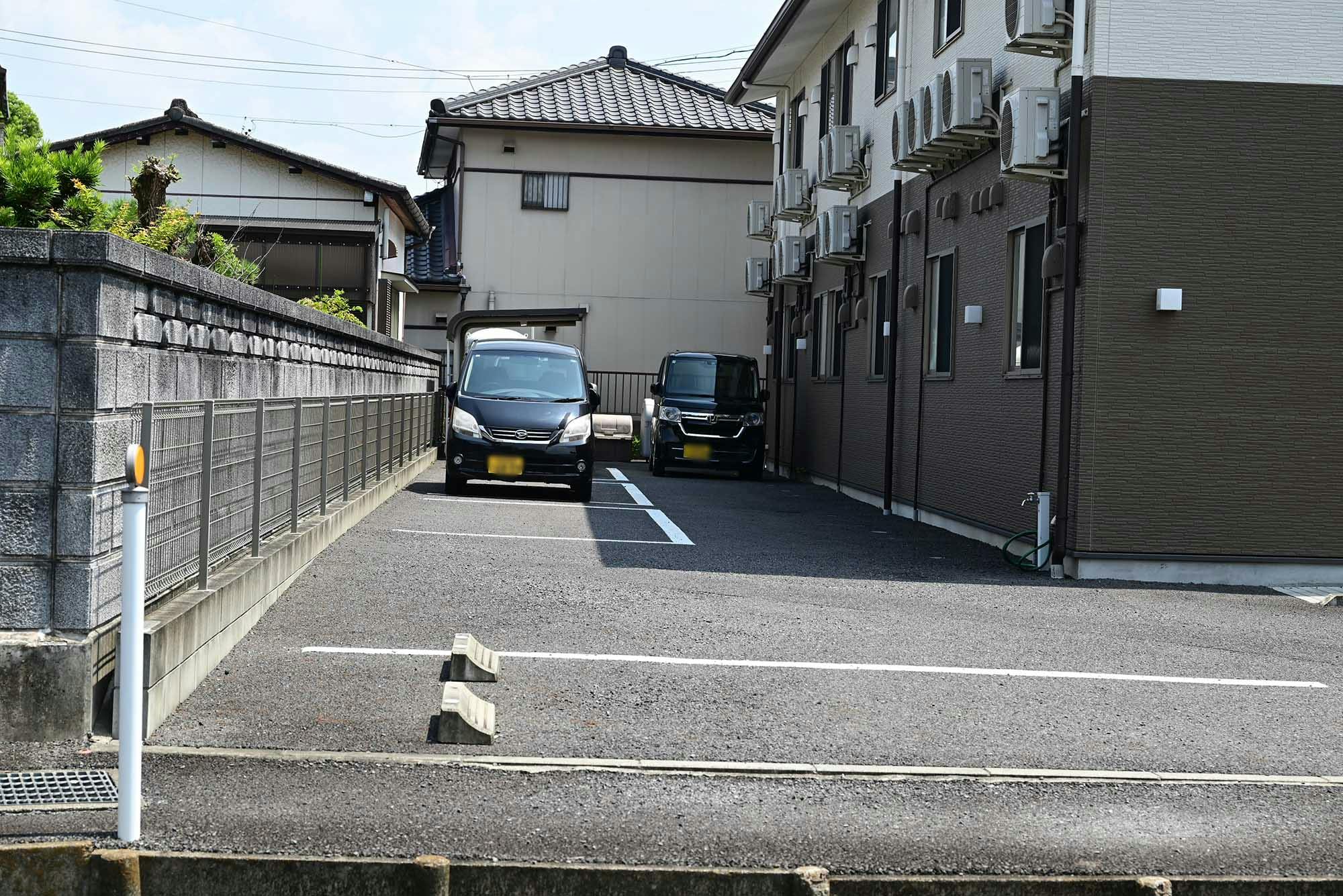 グループホーム彩り坂下 駐車場