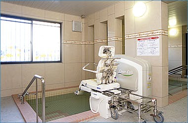 有料老人ホーム 百々花 機械浴室
