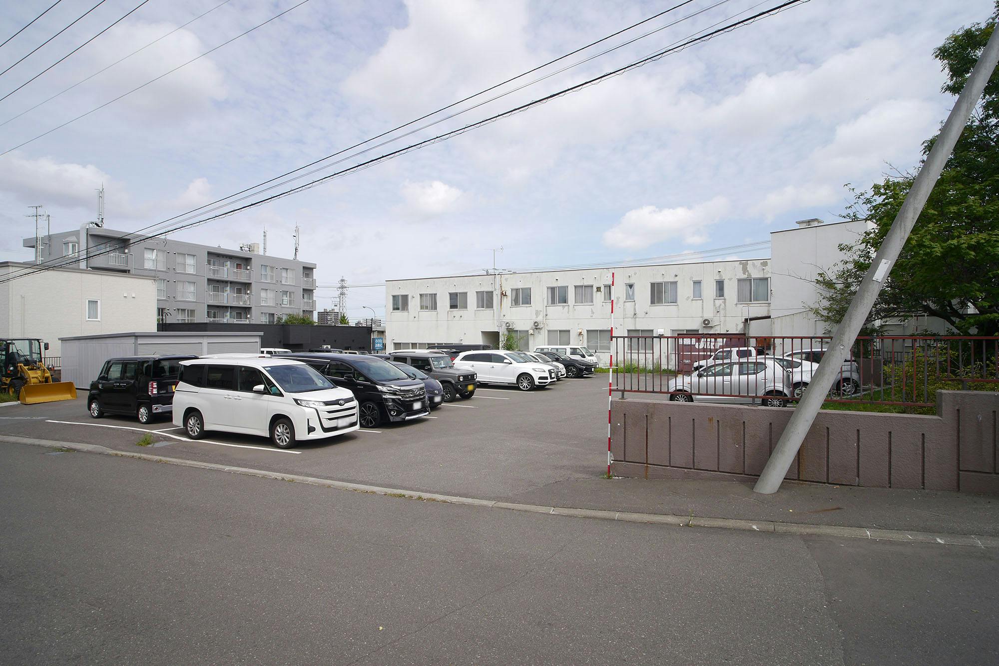 フィオーレ向ヶ丘通 駐車場