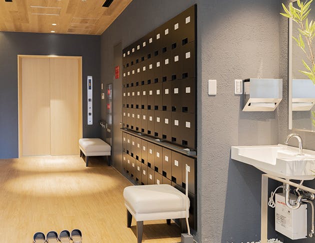 ライフコミューン中山 エントランスホール・下足コーナー