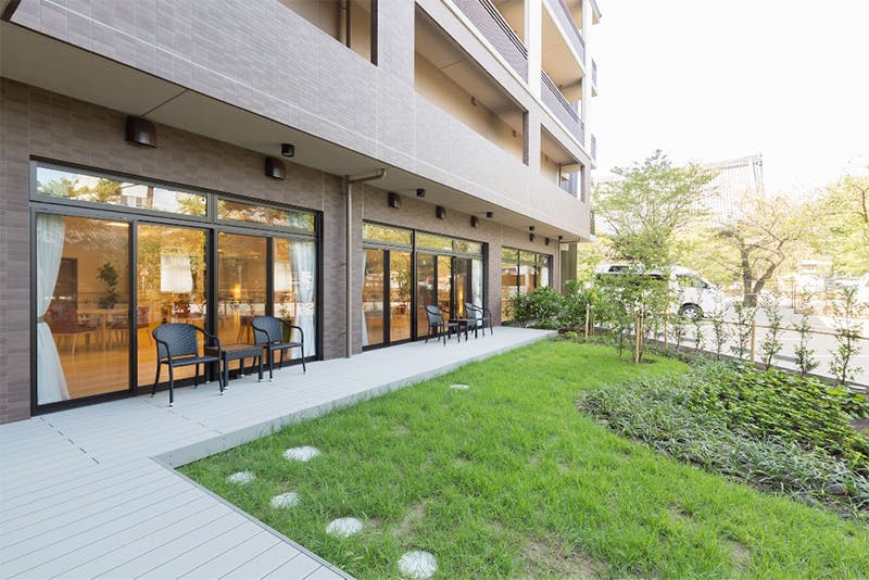 チャームスイート京都立本寺 ウッドデッキ