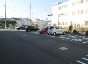 ケアガーデンＩＳＨＩＤＡ 駐車場