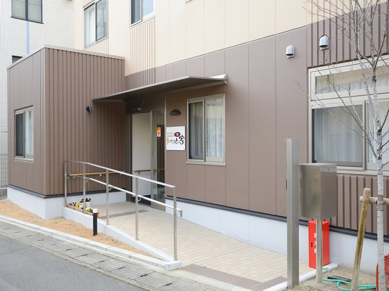 グループホームたのしい家桂 エントランス