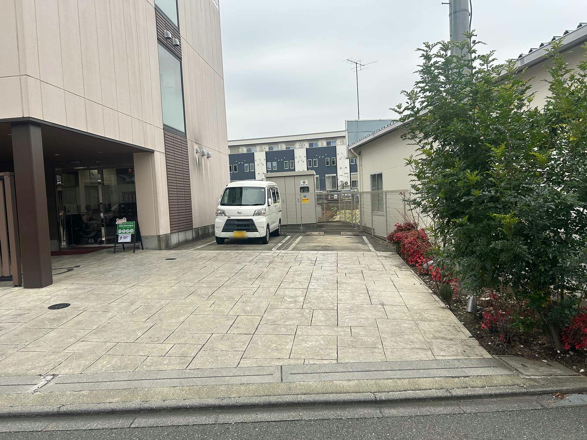 ヒューマンヒルズ初山 駐車場